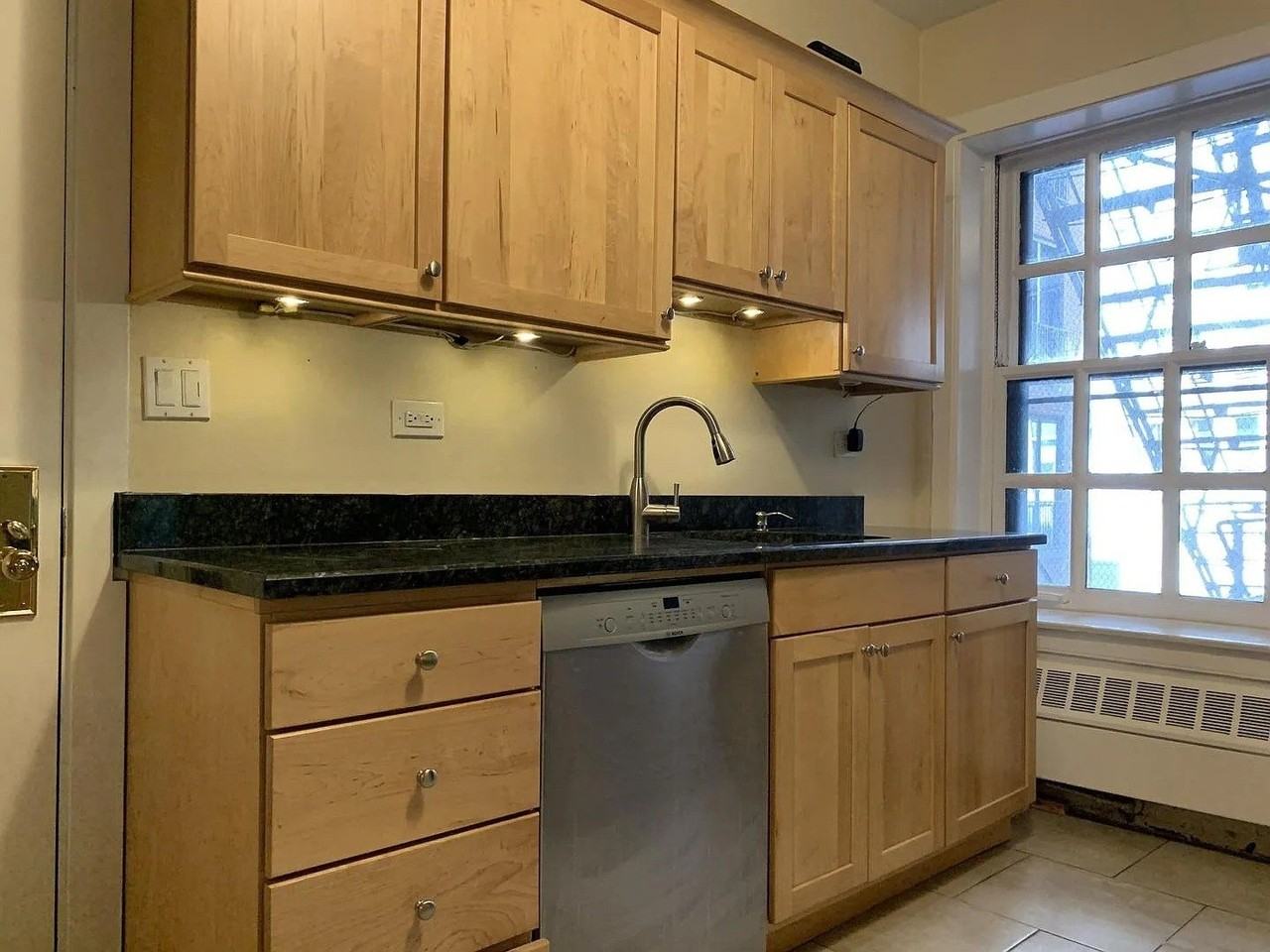 2600 N Lakeview Ave #3E - Photo 3 of 17