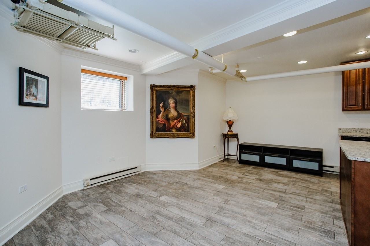 622 W Briar Pl #G - Photo 5 of 21