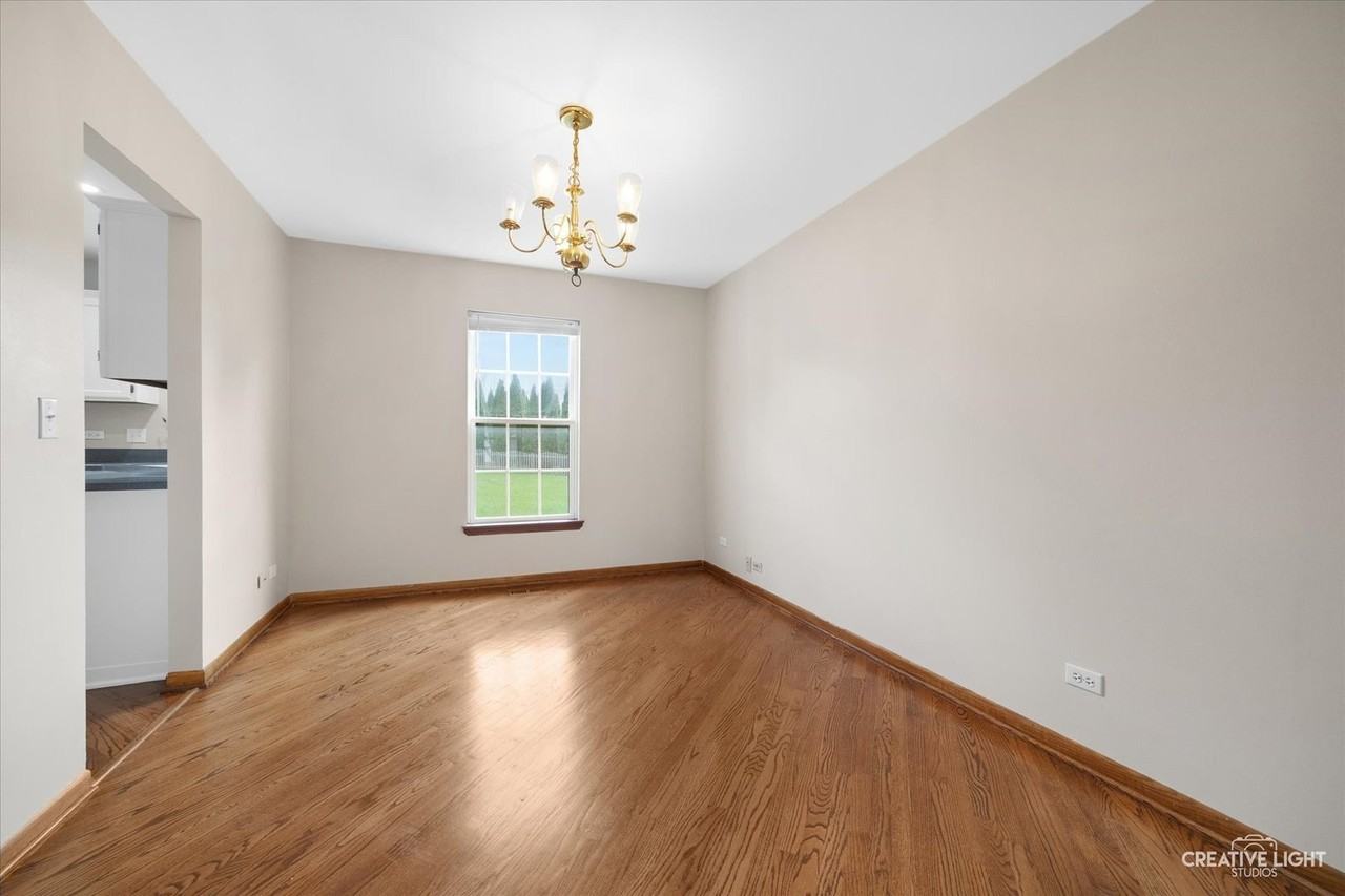 2219 Beaumont Ct - Photo 4 of 24