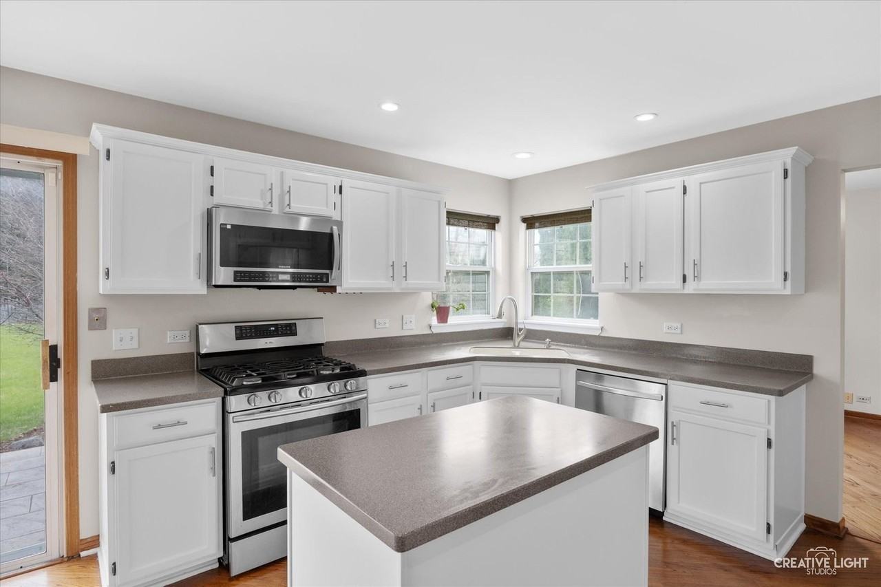 2219 Beaumont Ct - Photo 6 of 24