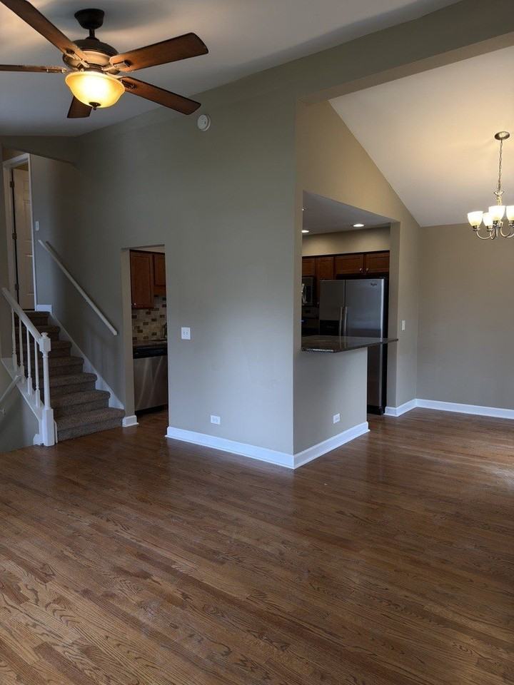 29W523 Winchester Cir S Unit 1 - Photo 3 of 14