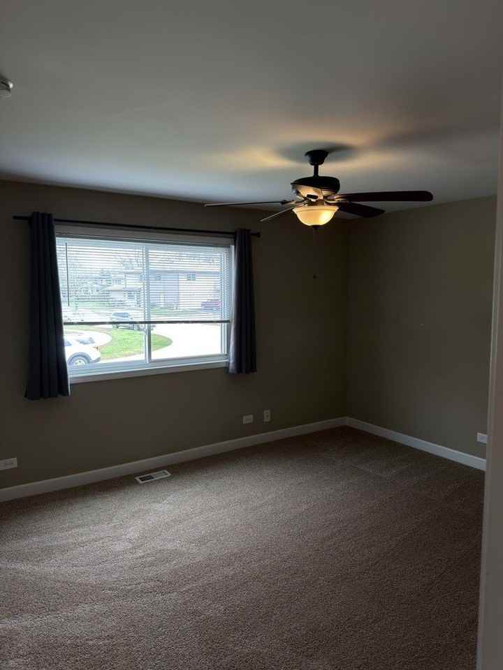 29W523 Winchester Cir S Unit 1 - Photo 7 of 14