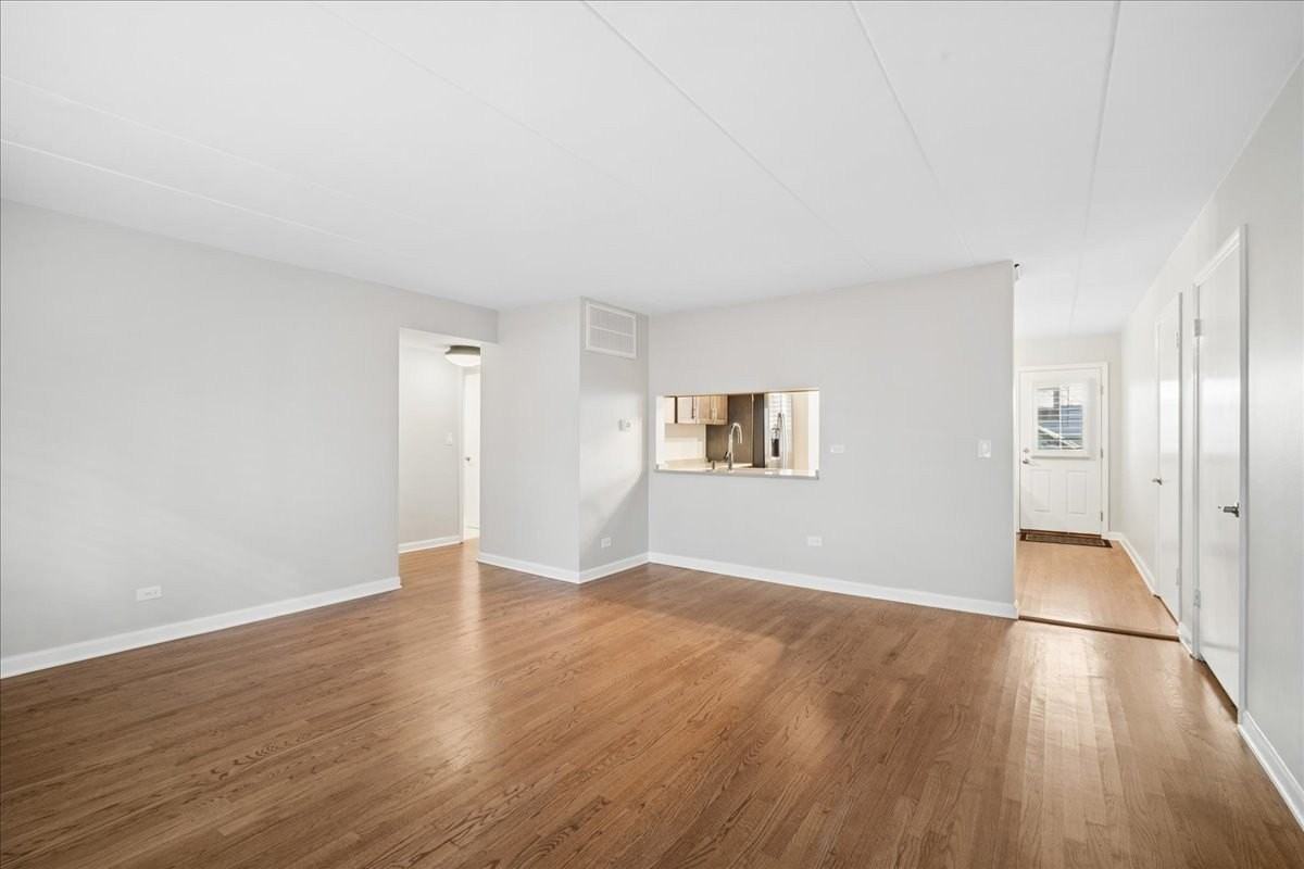 319 S Vine Ave Apt A - Photo 4 of 15