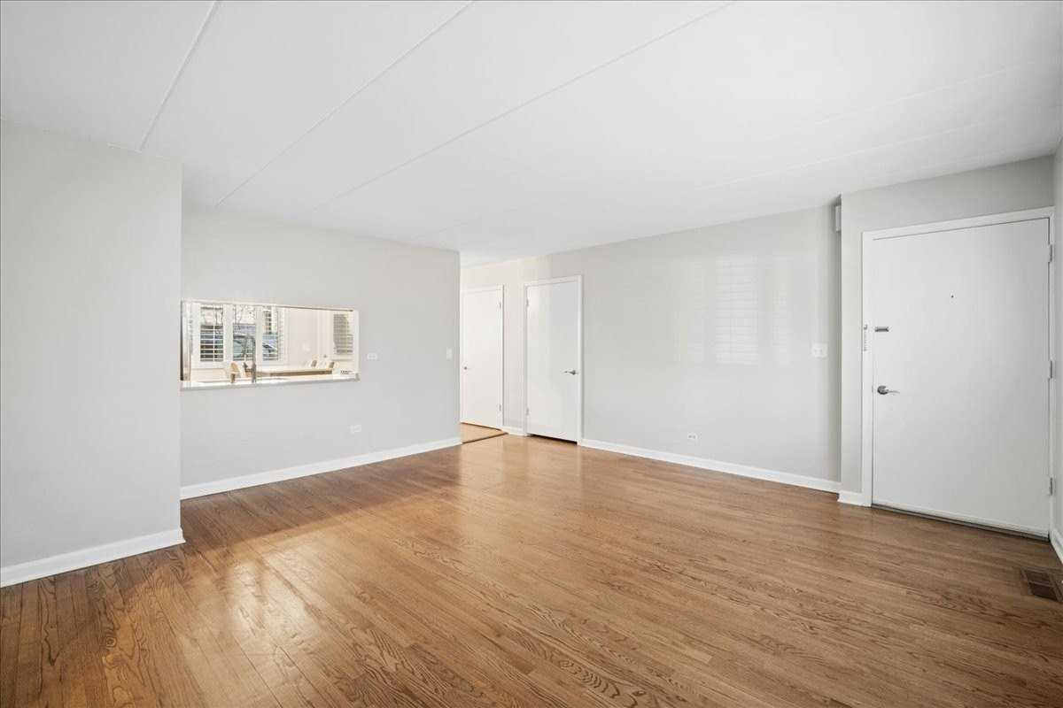 319 S Vine Ave Apt A - Photo 5 of 15