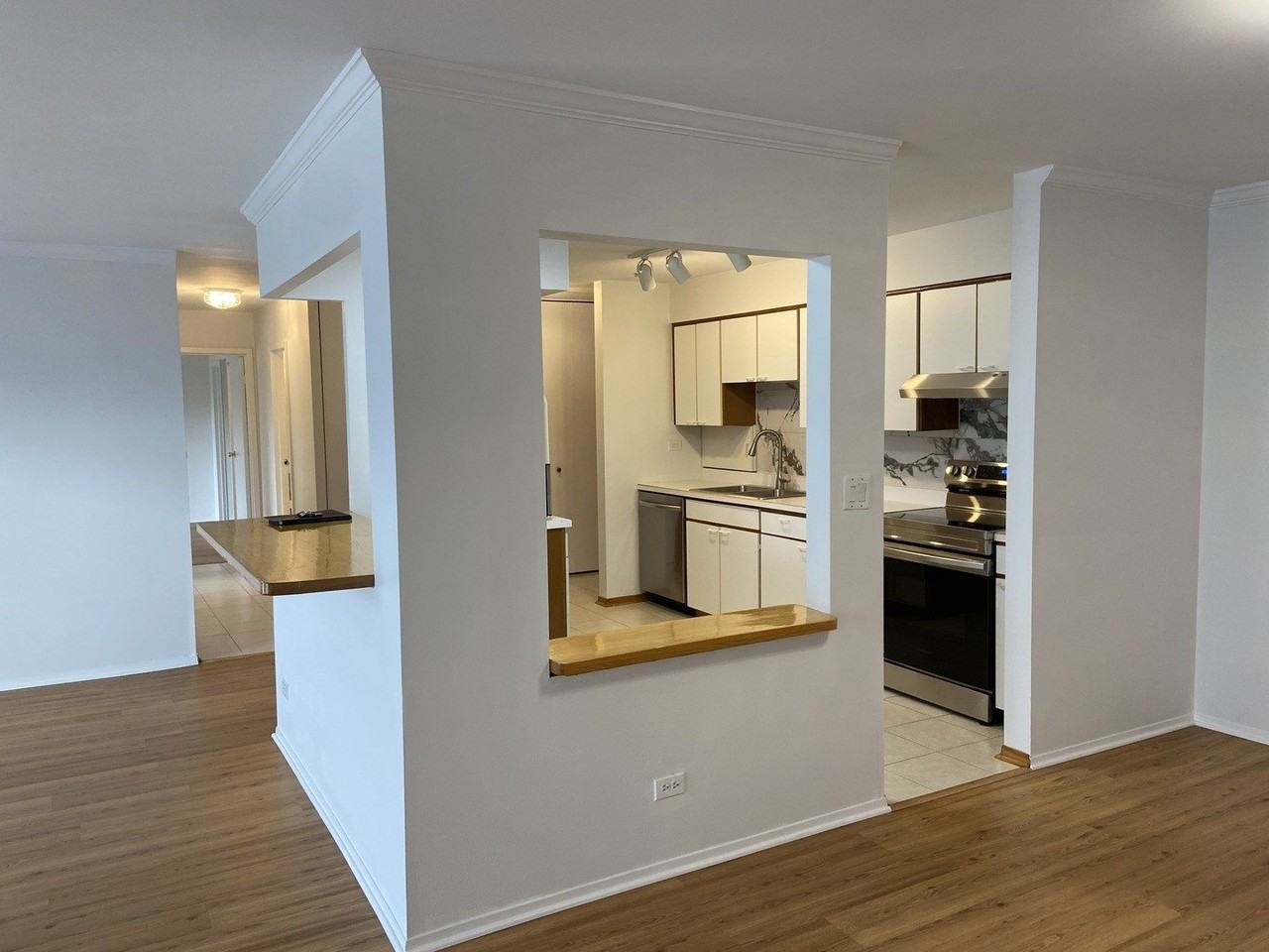 1605 E Central Rd #410B - Photo 2 of 18