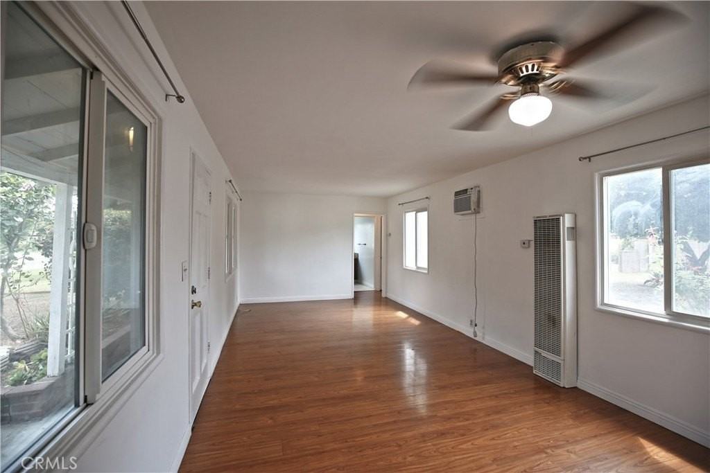 1211 S 10th Ave - Photo 2 of 10