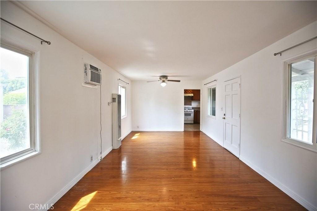 1211 S 10th Ave - Photo 3 of 10