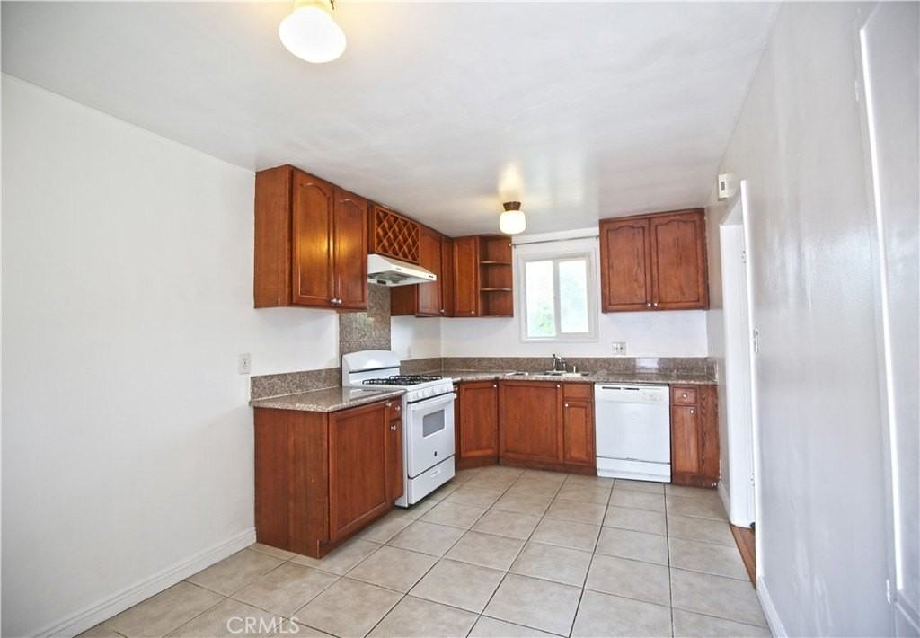 1211 S 10th Ave - Photo 5 of 10