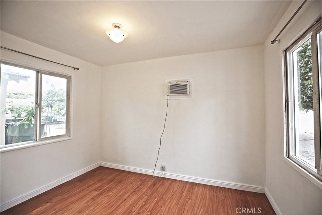 1211 S 10th Ave - Photo 7 of 10