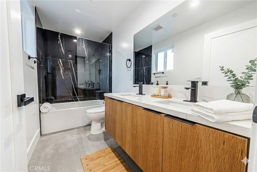 1658 S Hayworth Ave #1-4 - Photo 6 of 33