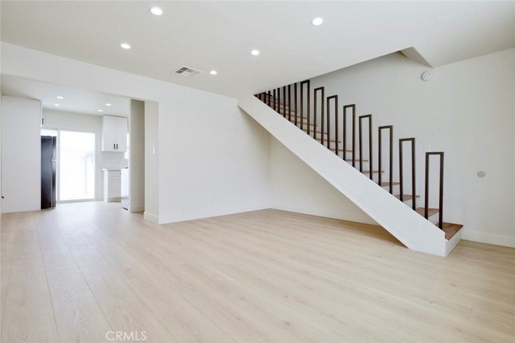 9917 Marcus Ave #9917 - Photo 5 of 32