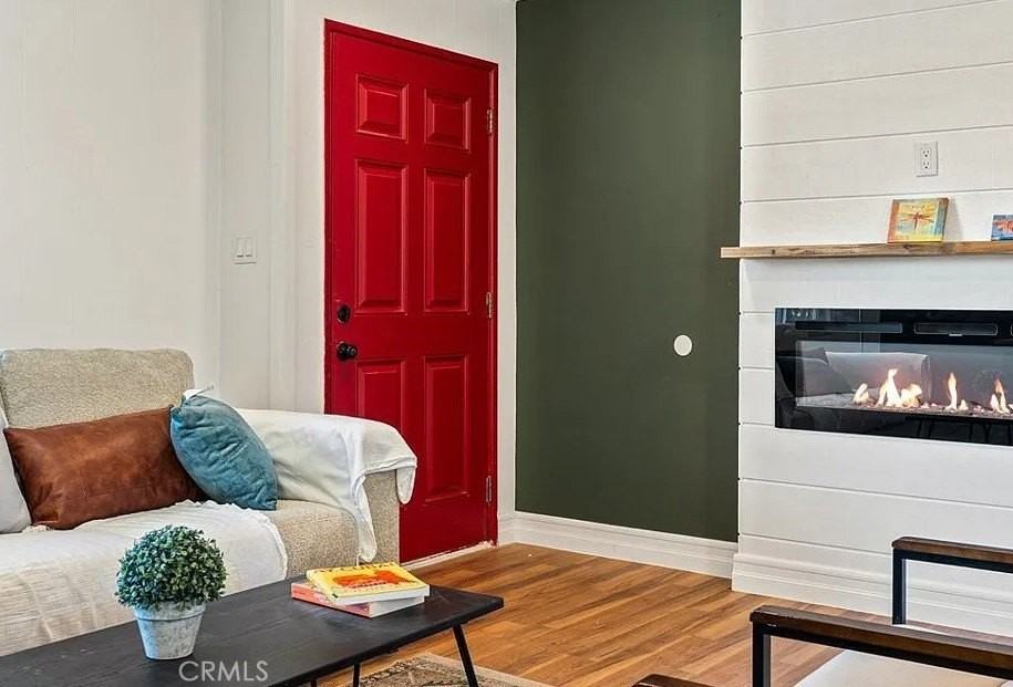 9925 Redwood Ave - Photo 7 of 15