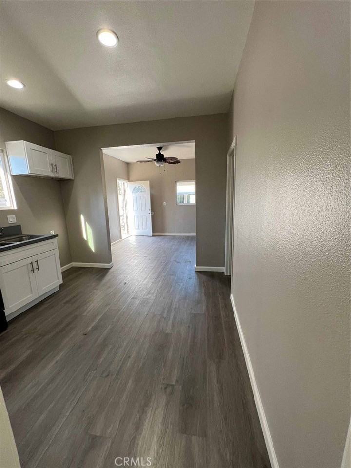 10026 Portola Ave - Photo 4 of 6