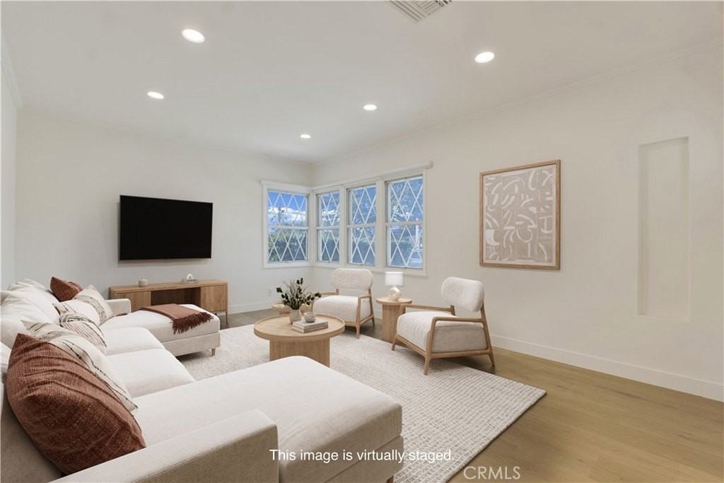 2108 N Pass Ave - Photo 5 of 28