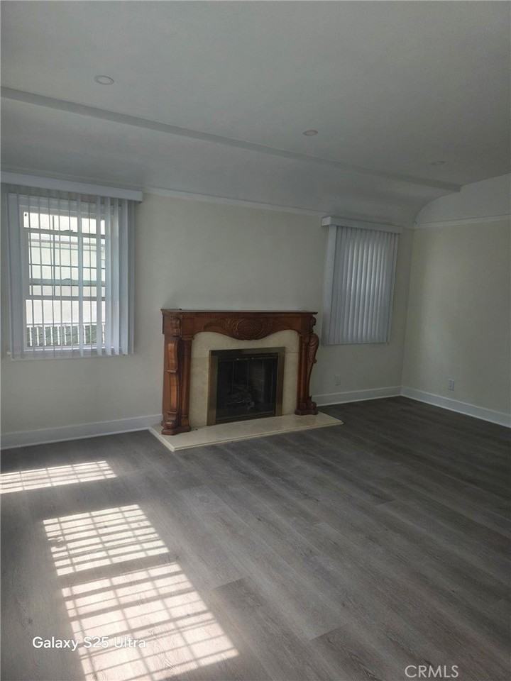 521 E Valencia Ave #A - Photo 4 of 18