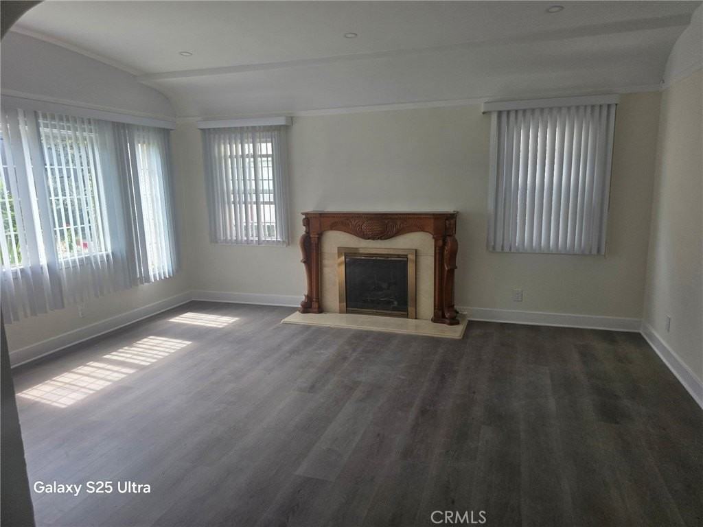 521 E Valencia Ave #A - Photo 5 of 18