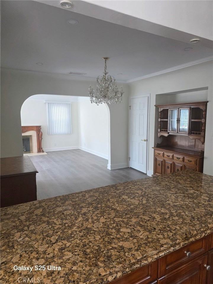 521 E Valencia Ave #A - Photo 7 of 18