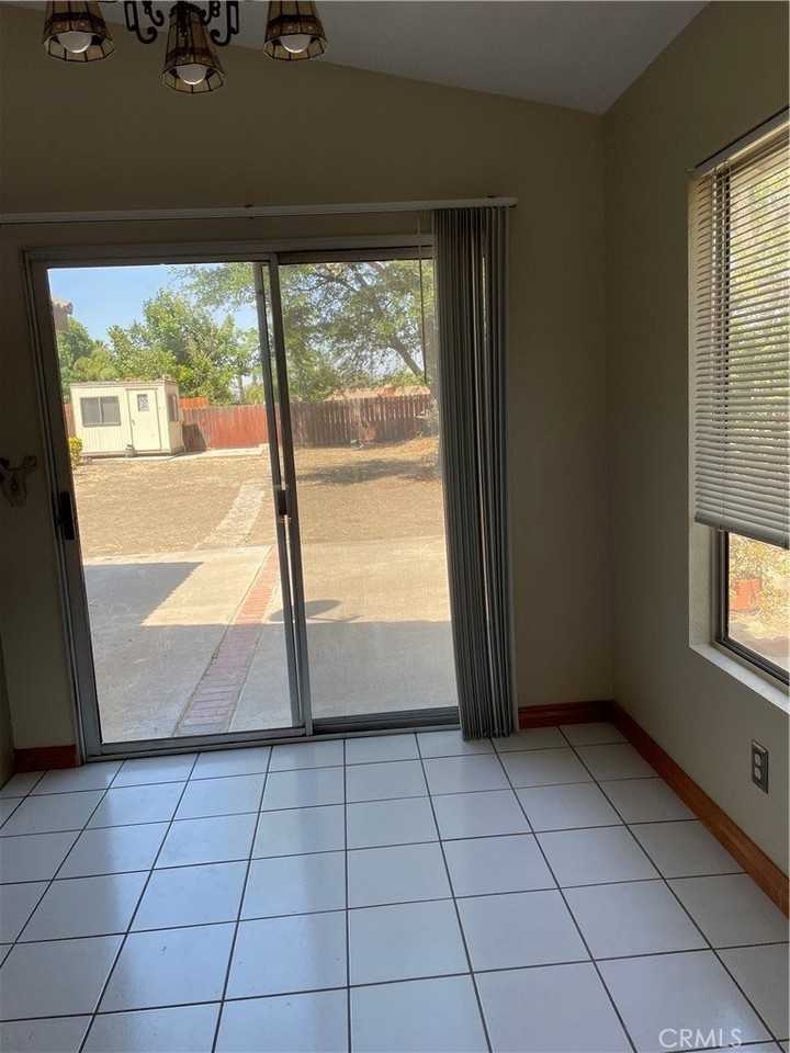 583 Le Harve Ave - Photo 4 of 11