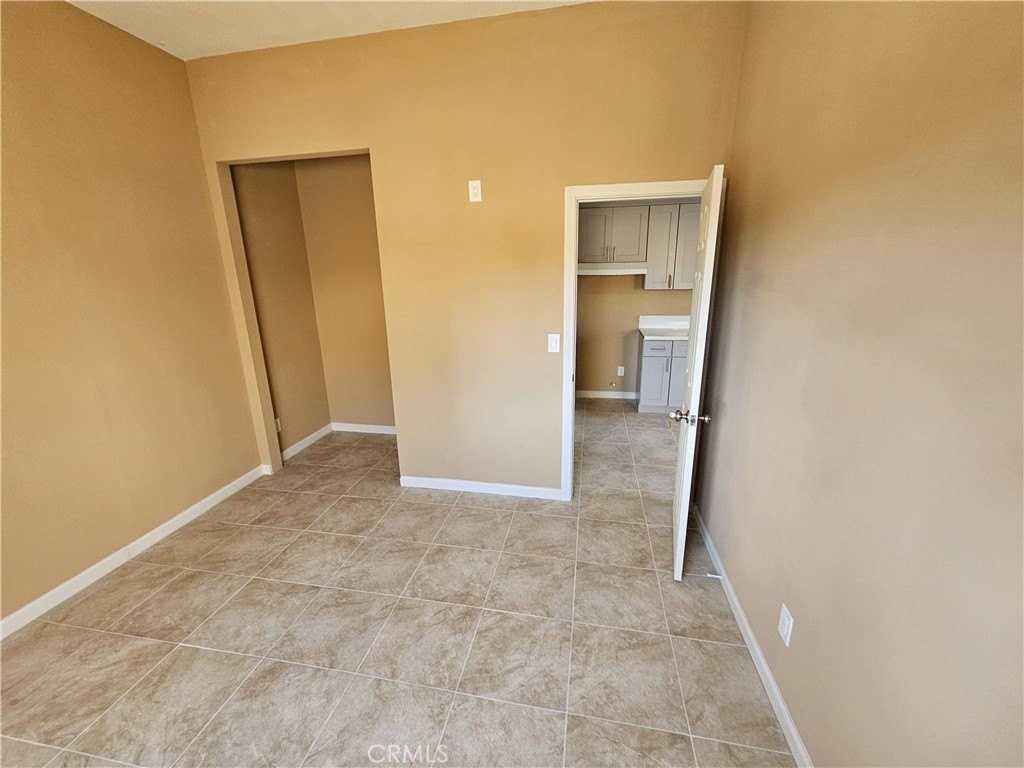 18995 Gentian Ave - Photo 3 of 4