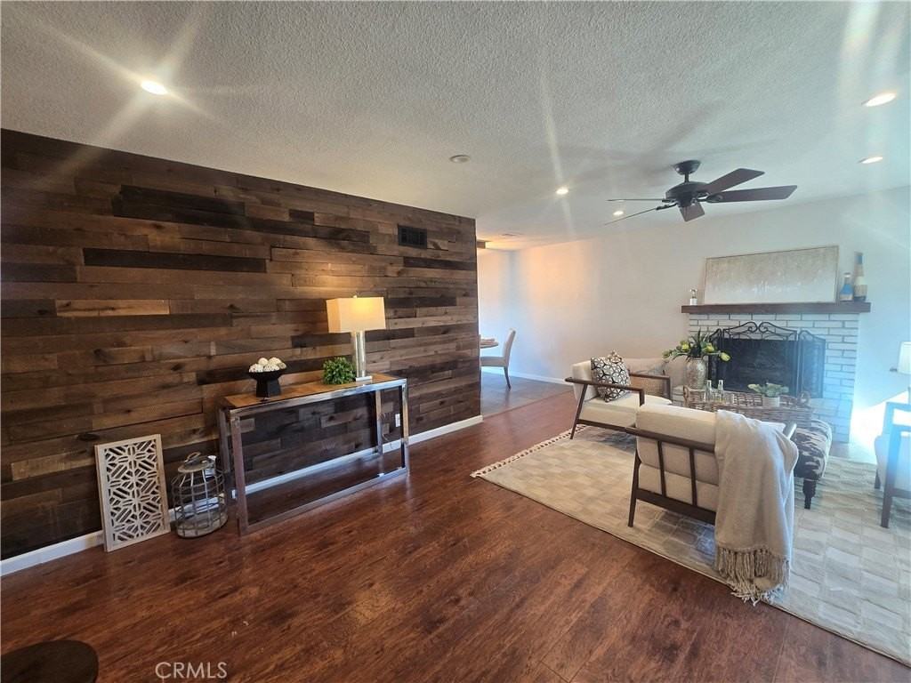 607 6th St - Photo 3 of 31