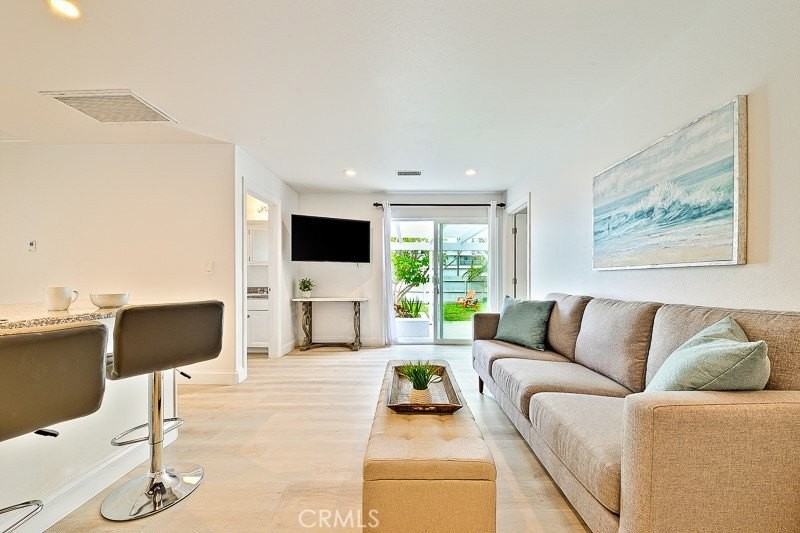 17016 7th St - Photo 4 of 33