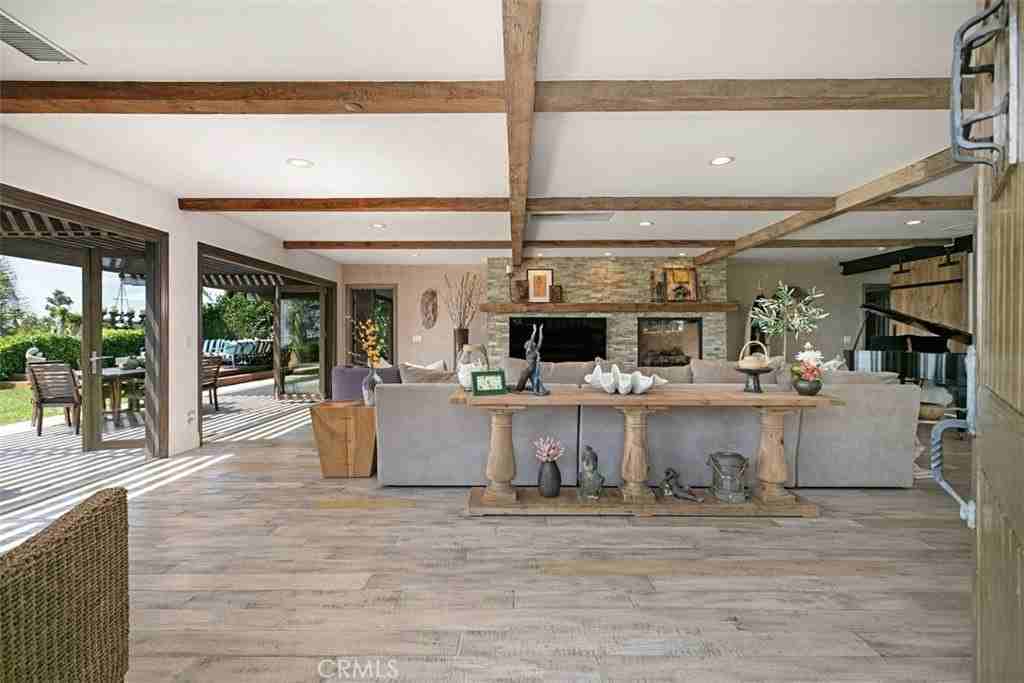 228 Ledroit St - Photo 4 of 39