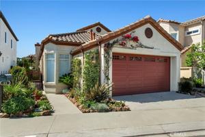 featured image of 11 Reina