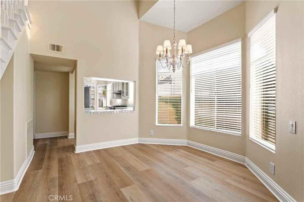 11 Reina - Photo 7 of 44