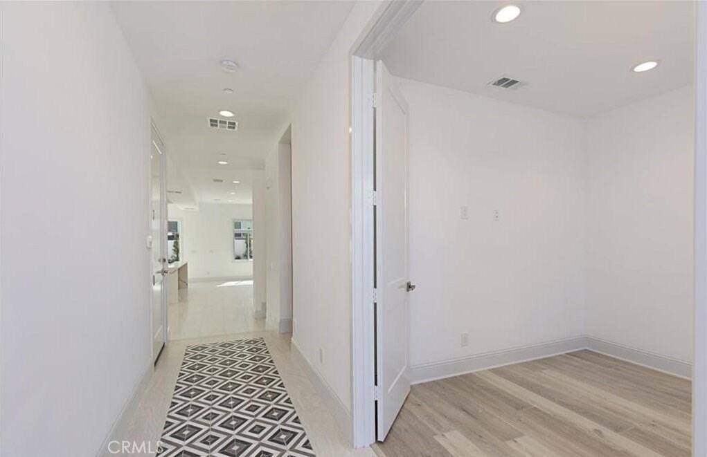 34270 Amber Lantern St - Photo 3 of 13