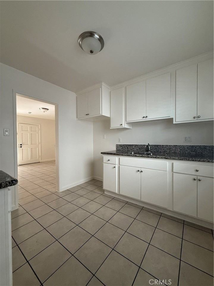 310 Lime Ave #13 - Photo 5 of 16