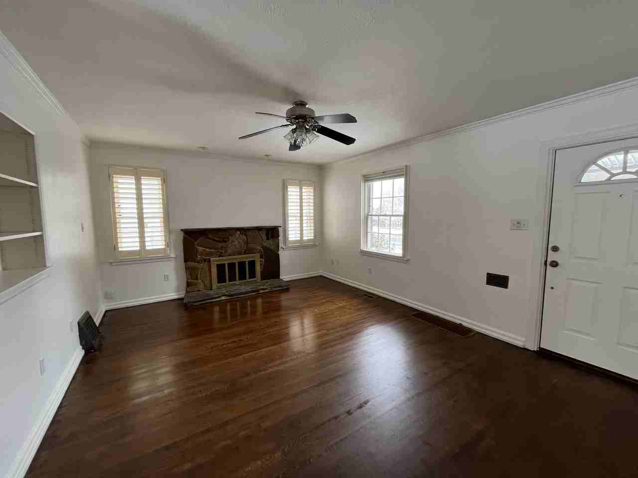 2521 S Dearborn St #1 - Photo 3 of 23