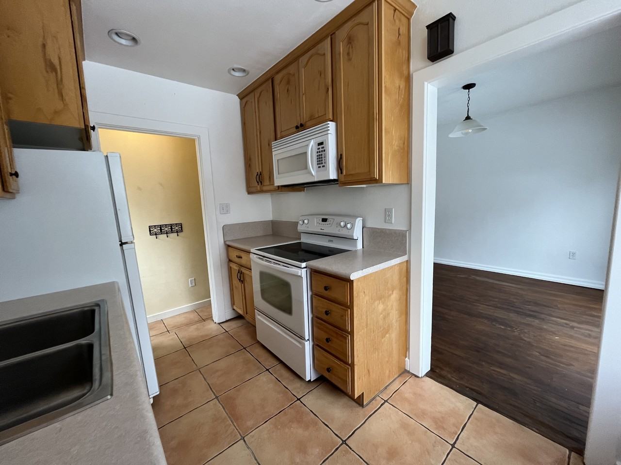 2521 S Dearborn St #1 - Photo 7 of 23