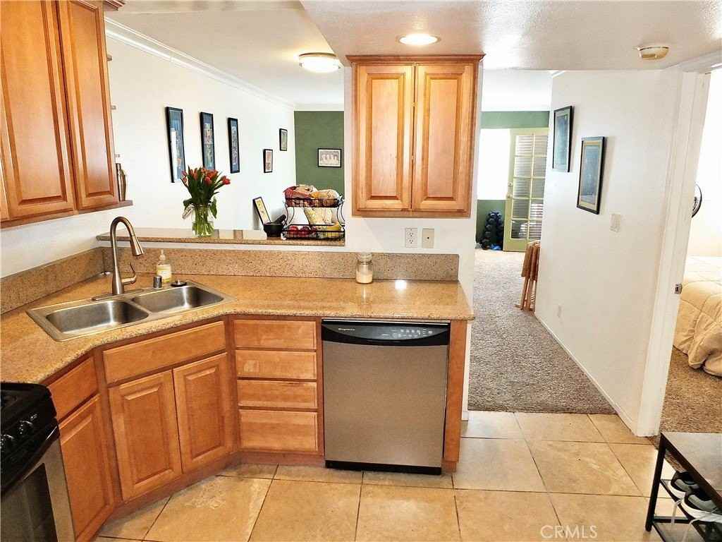 1605 E 2nd St #302 - Photo 2 of 27