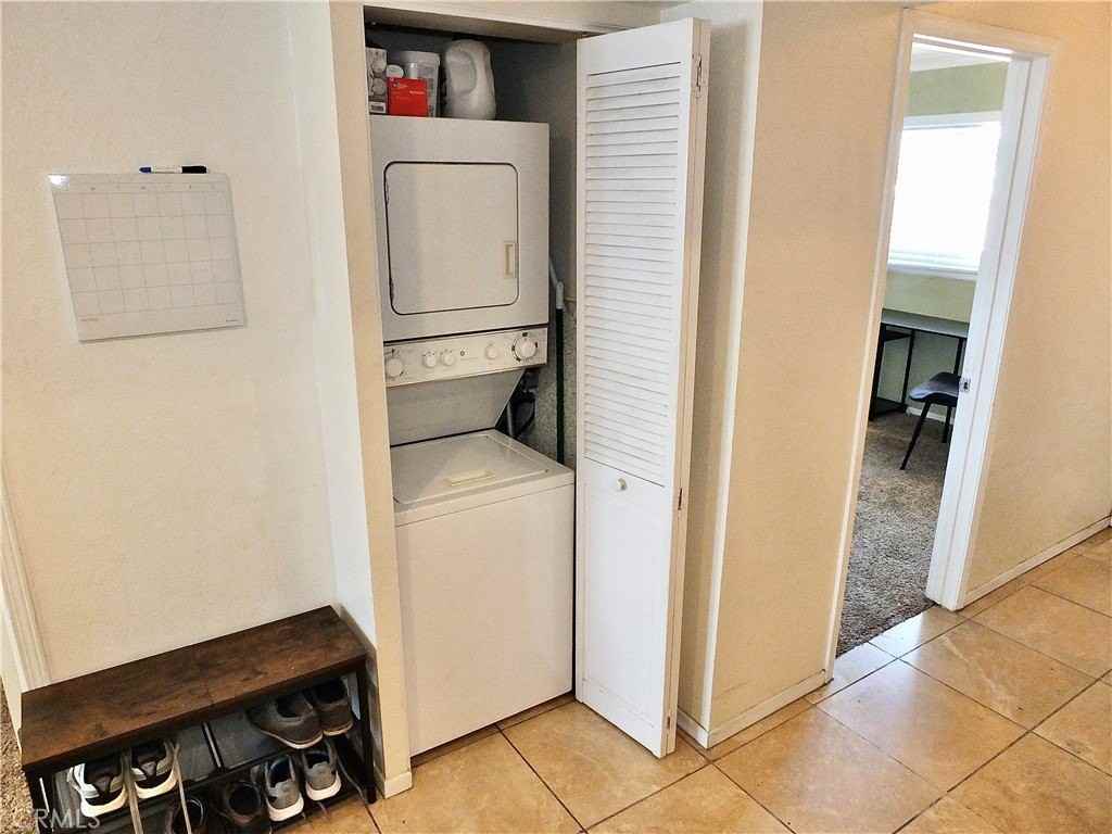 1605 E 2nd St #302 - Photo 4 of 27