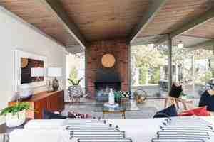 featured image of 1131 N Encanto St