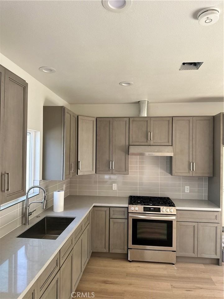 12645 Jerome Ln - Photo 4 of 19