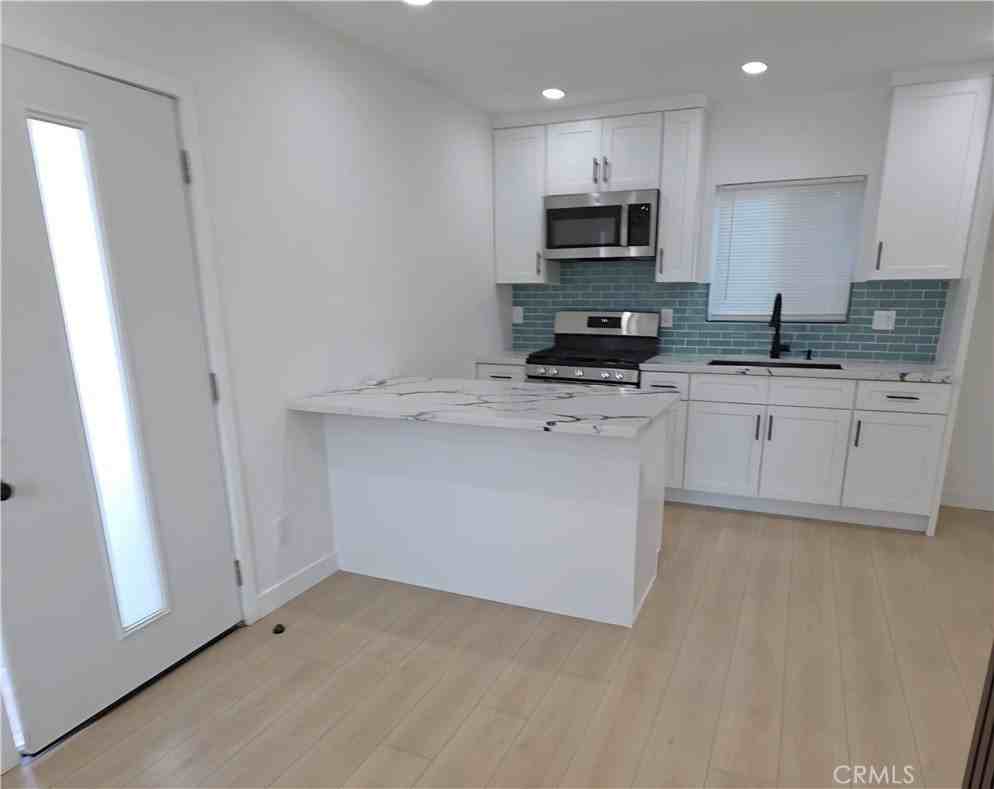 11442 Kamloops Pl - Photo 3 of 13