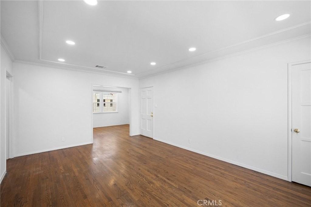 749 E Doran St - Photo 5 of 16