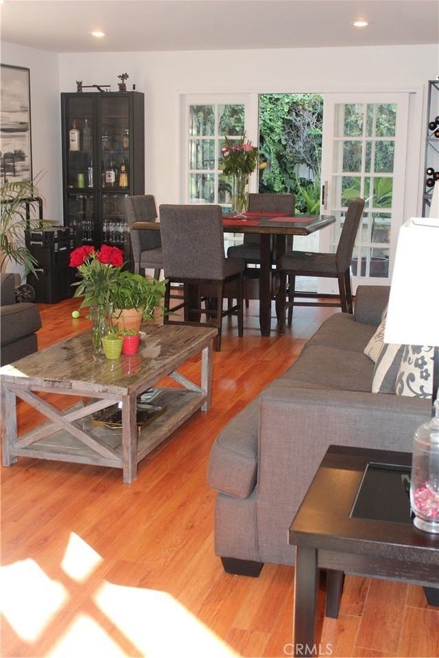 4527 Stark Ave - Photo 3 of 23