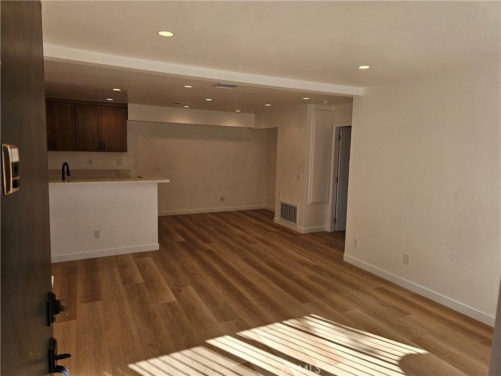 18804 Mandan St - Photo 7 of 37