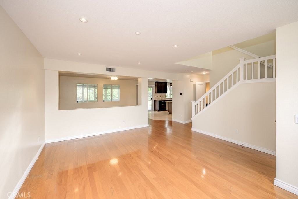 12200 Crest Ave - Photo 4 of 27