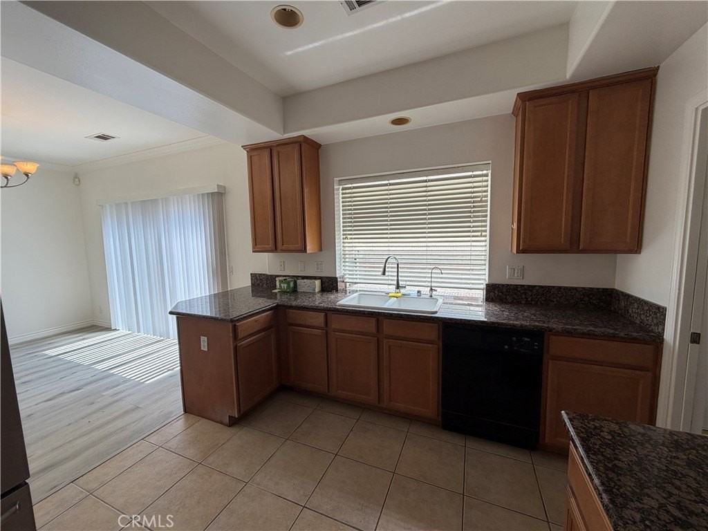 5661 Sultana Ave #B - Photo 6 of 16