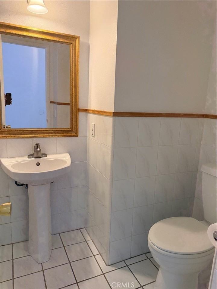 1501 Rose Ct - Photo 7 of 25