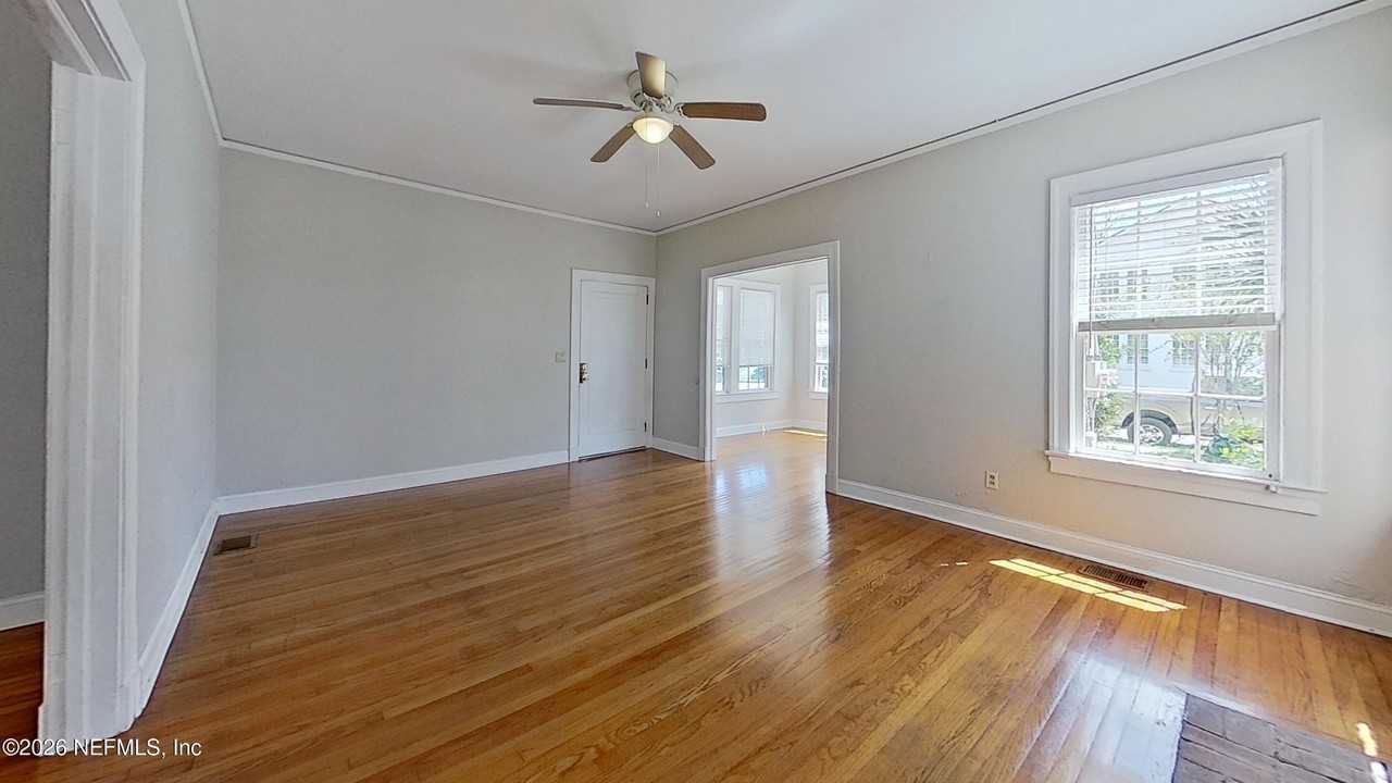 917 Lasalle St - Photo 5 of 14