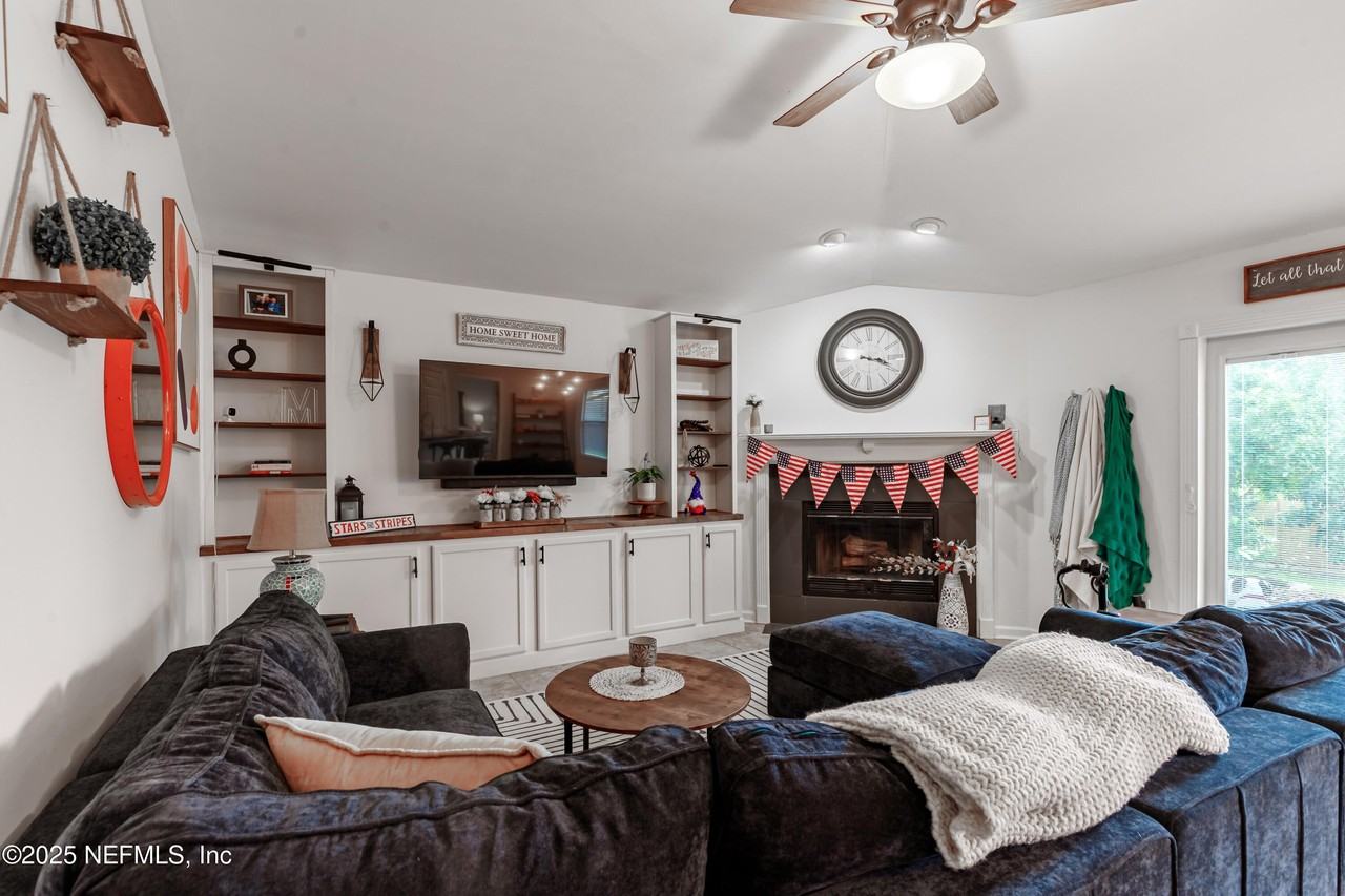 2957 Golden Pond Blvd - Photo 6 of 36