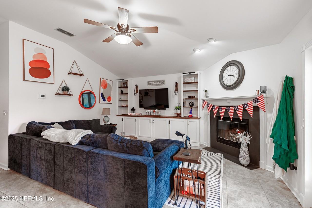 2957 Golden Pond Blvd - Photo 7 of 36