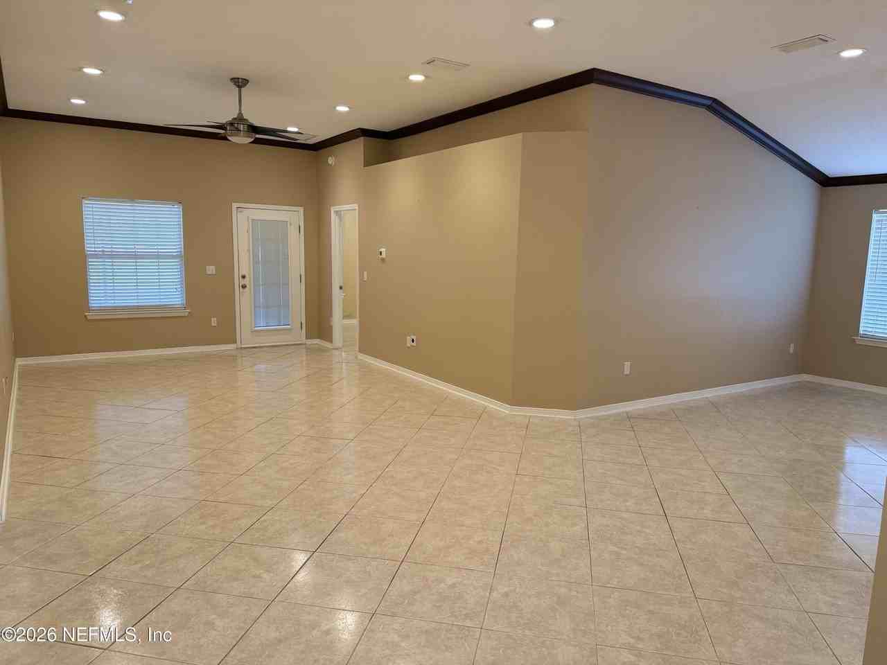 5925 Round Table Rd - Photo 4 of 21