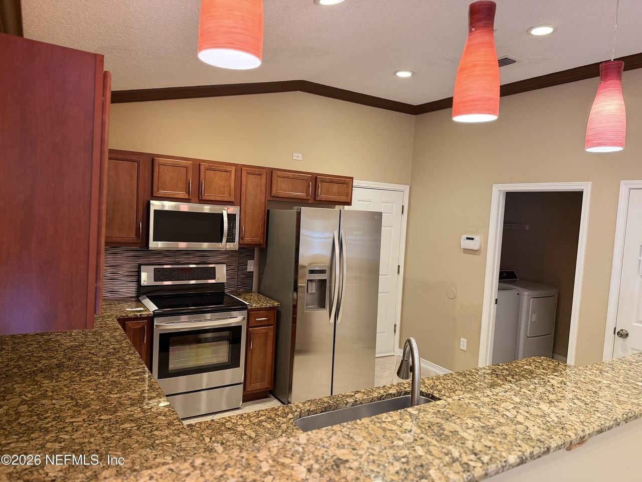 5925 Round Table Rd - Photo 7 of 21