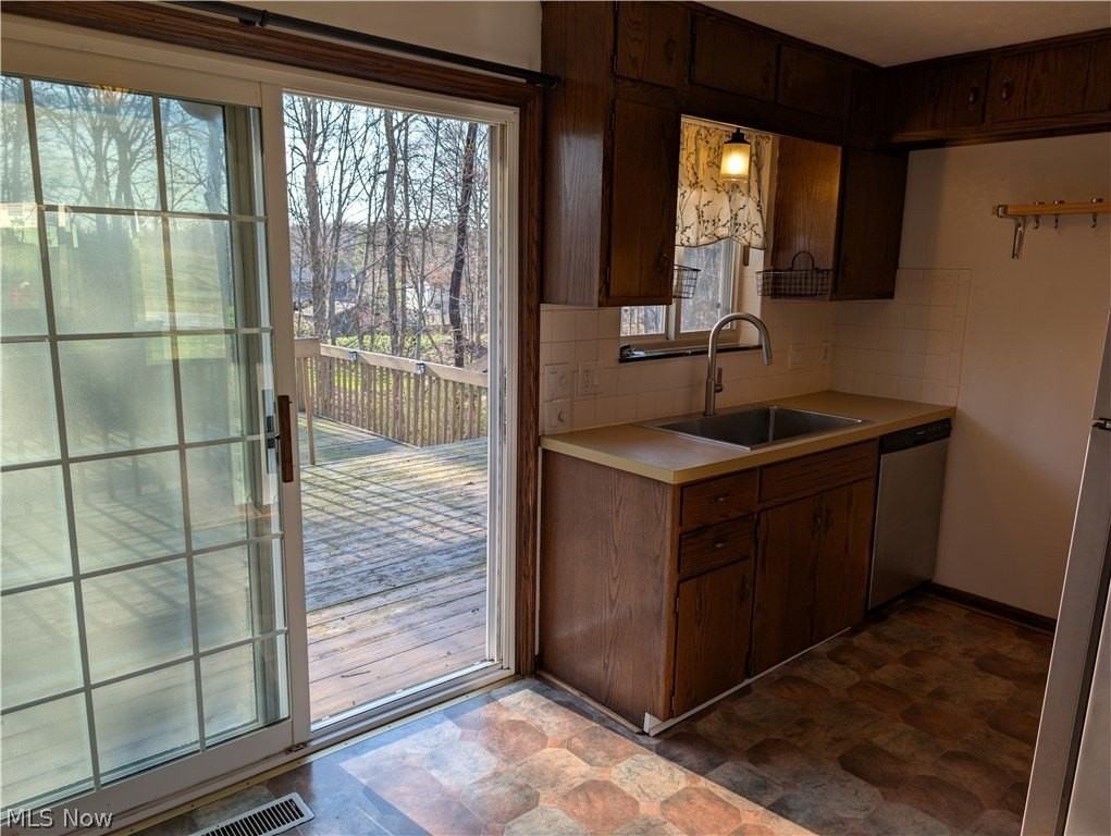 3792 Baumberger Rd - Photo 5 of 43