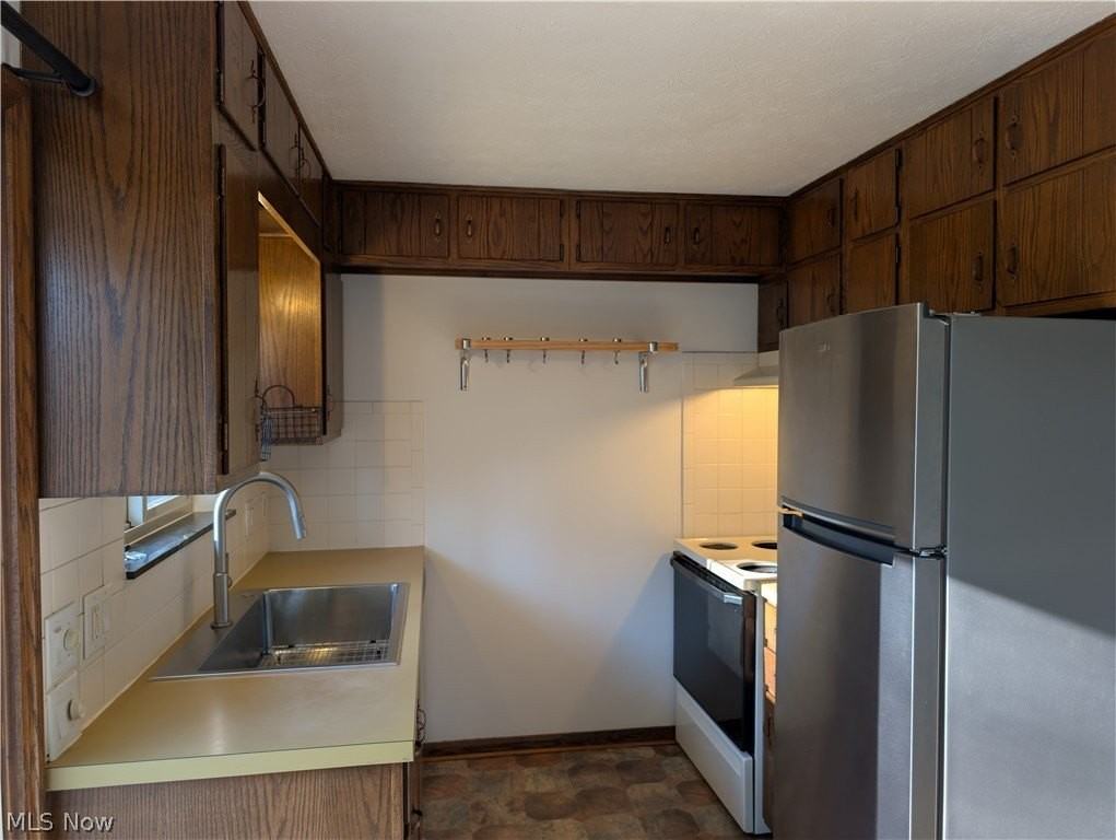 3792 Baumberger Rd - Photo 7 of 43